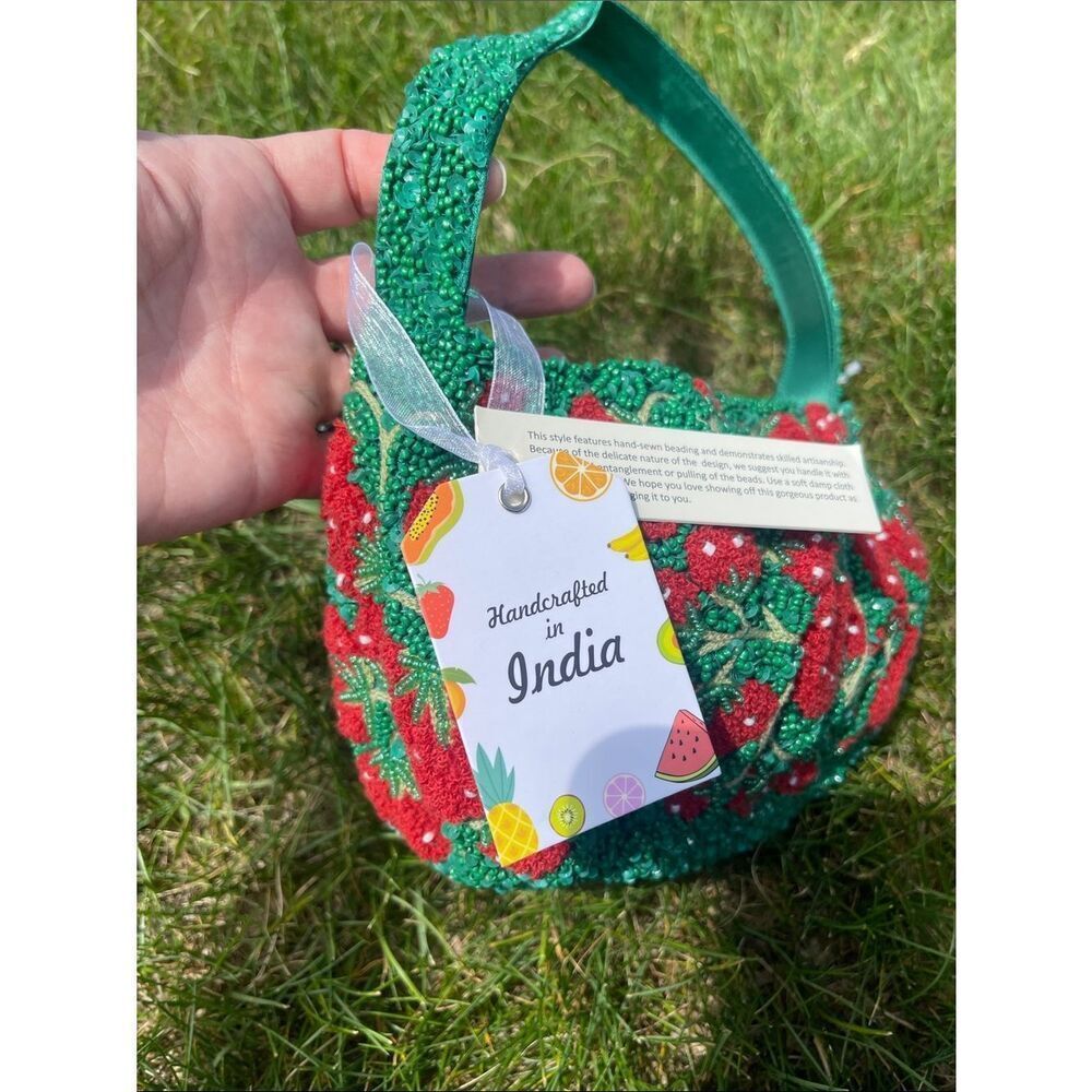 Handcrafted Green Beaded Bag Strawberry Mini Shoulder Bag! Viral bag TikTok - Picture 3 of 5
